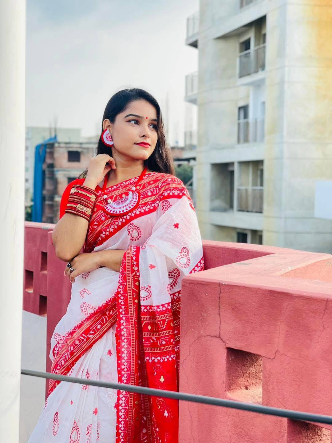 হাফ সিল্ক স্ক্রিন প্রিন্ট শাড়ি