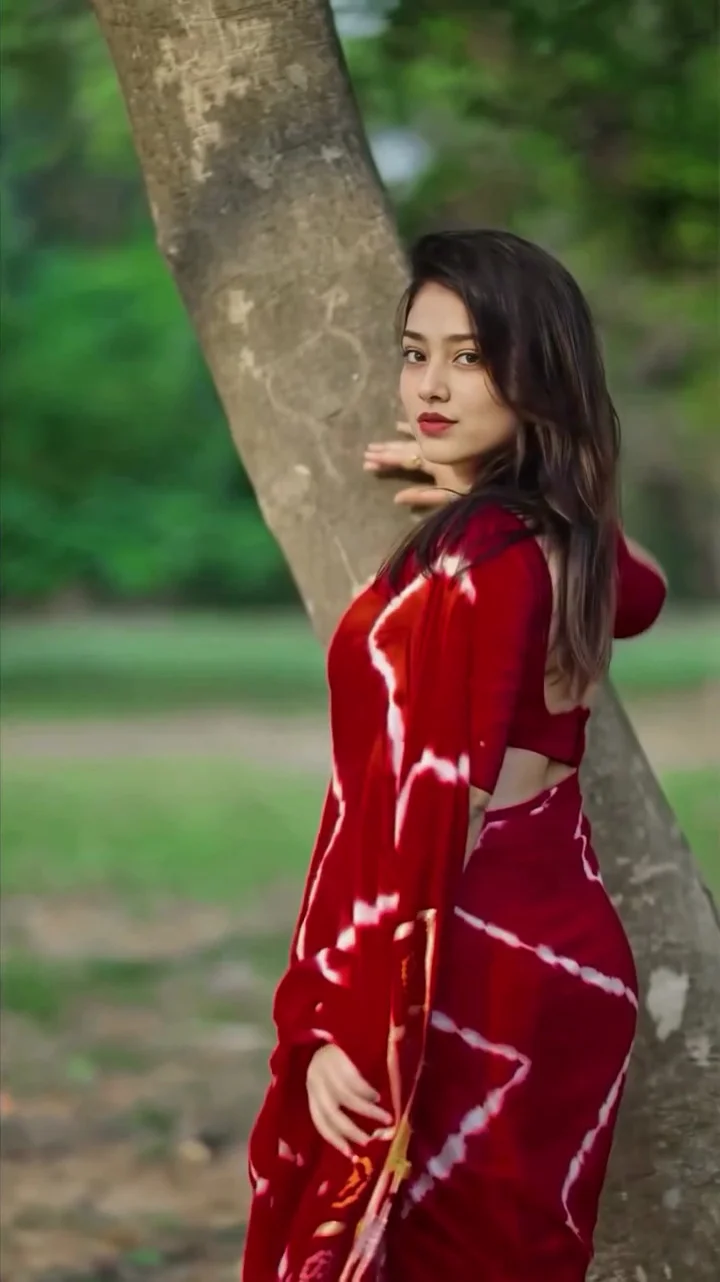 সফট সিল্কের মসৃণ স্পর্শ ও ডিজিটাল প্রিন্টের রঙিন ছোঁয়া