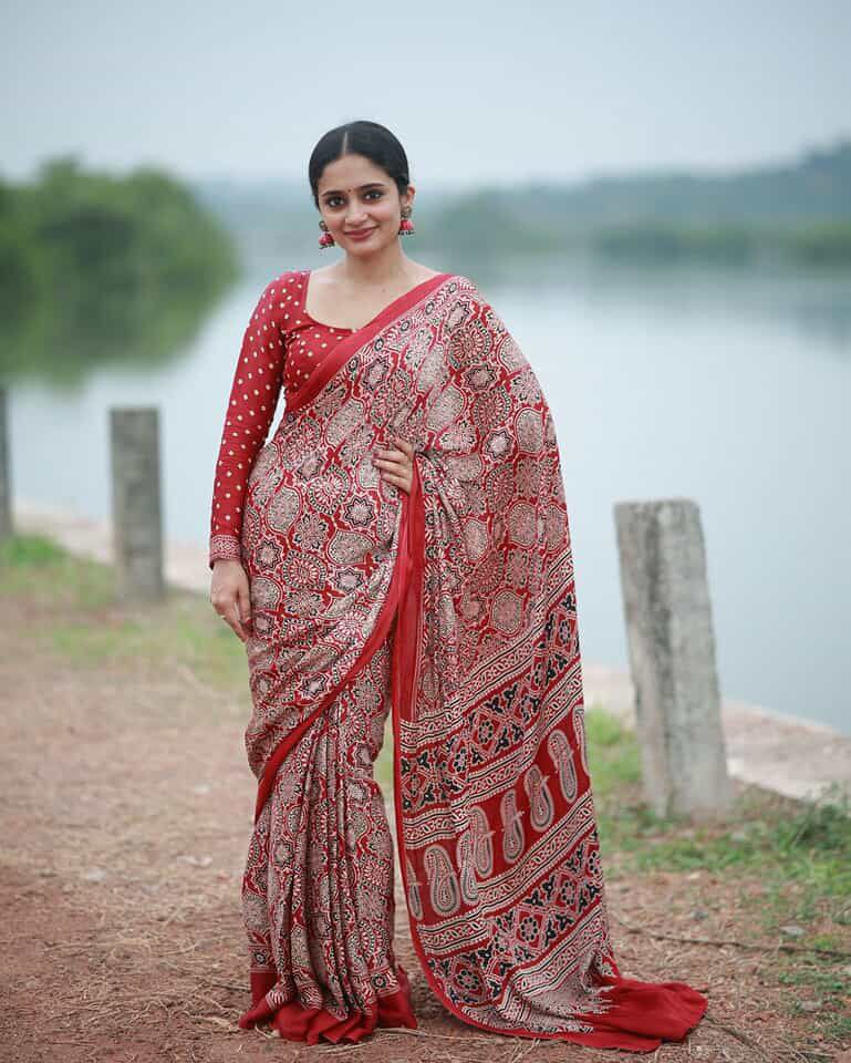 সফট সিল্ক শাড়ি